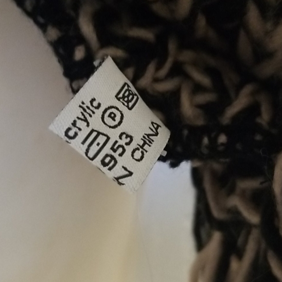 R fashion Apparel Fashion Scarf - Picture 7 of 10